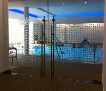 Durchlaufschutz in einem Schwimmbad im Punkt-Design