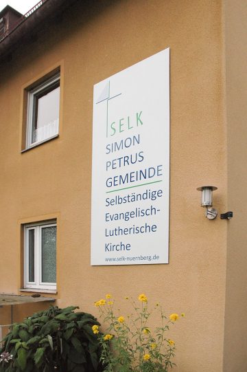 Schild aus Al Dibond für die Simon Petrus Gemeinde