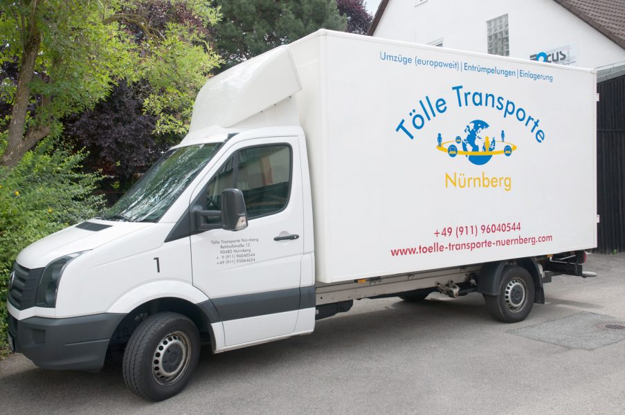 Flottenbeklebung - Mit Logo folierter Kastenwagen für Tölle Transporte