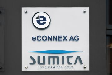 Acrylglasschild für die Firma eCONNEX AG