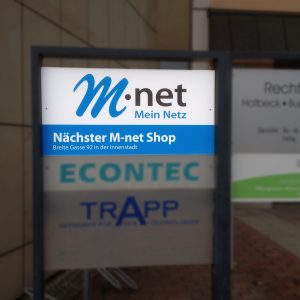 montage einer Schildanlage für M-net