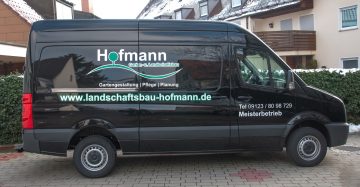 Fahrzeugfolierung im Maerz 2016 für Garatenbau Hofmann