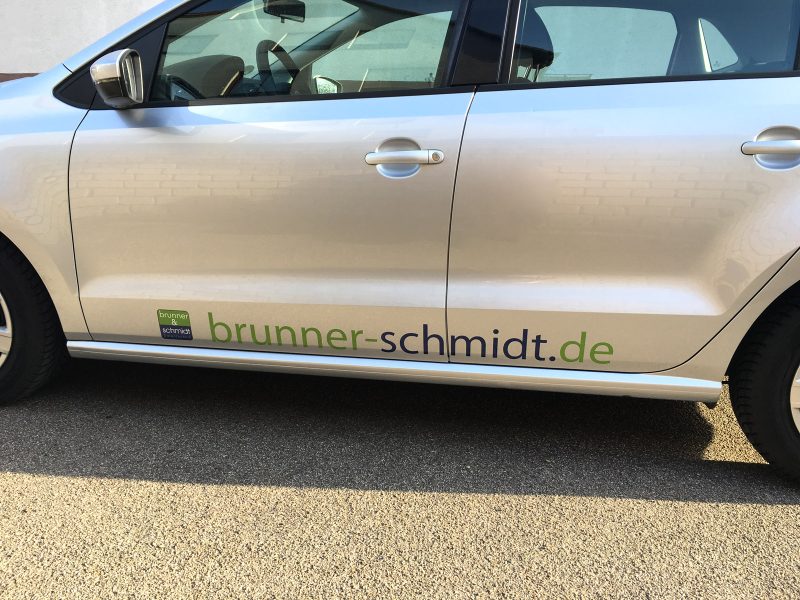 Schwellenbeklebung der Brunner & Schmidt Flotte
