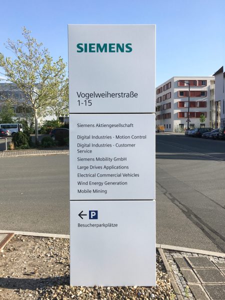 Neufolierung einer kompletten Siemensstele in der Vogelweiherstraße 1-15