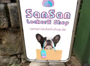 San San Leckerlie Firmenschild in Höchstadt