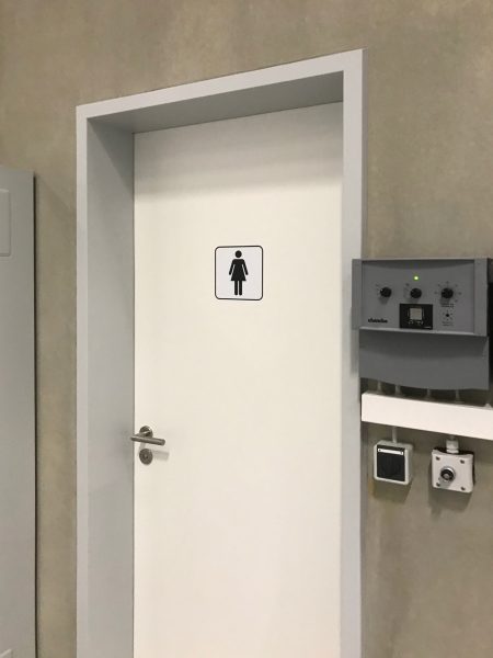 Toilettenmännchen - Aufkleber an Toilettentüre, weibliche Figur, Damen
