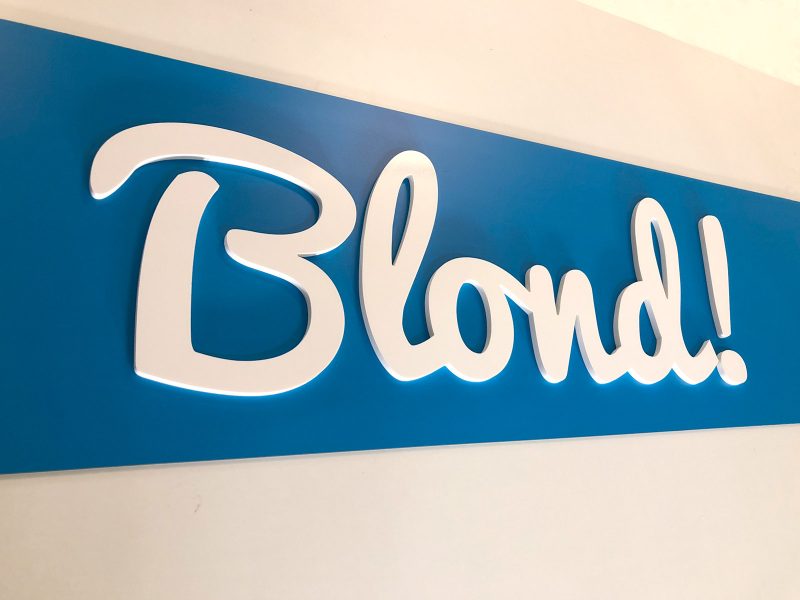 3D-Schriftzug - Neues Schild für Blond!