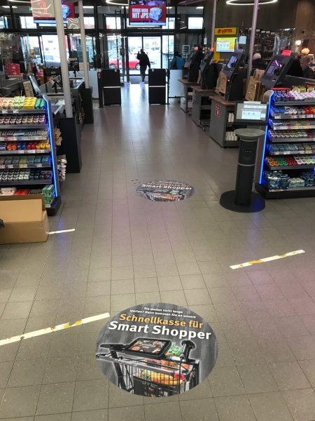 Fußbodenmarkierung - Spezialaufkleber auf Fließen für E-Center Stengel in Fürth