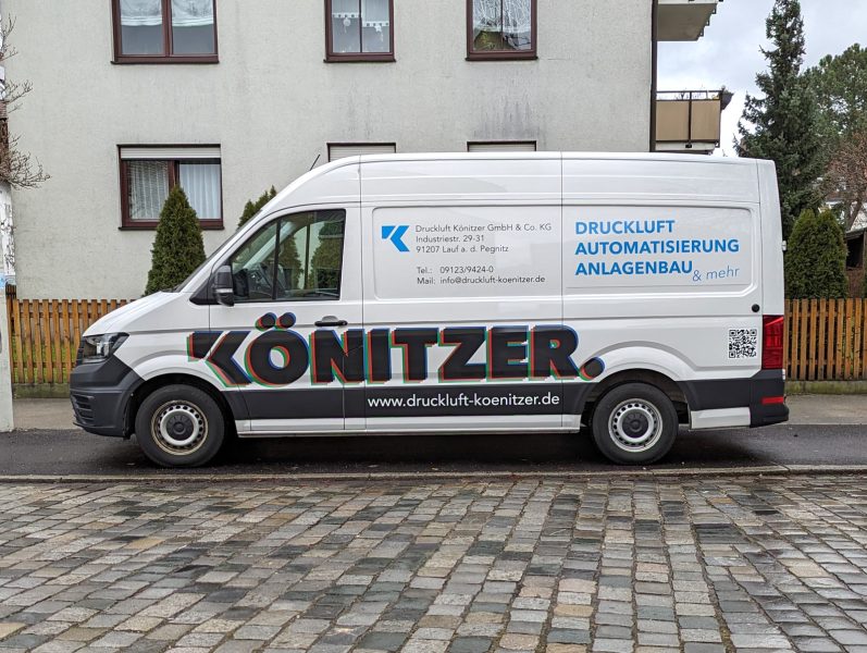 Könitzer VW Crafter Fahrerseite mit neuer Logo-Aufmachung