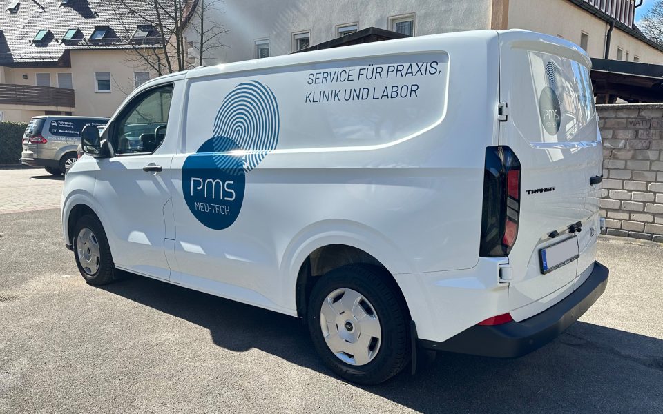 PMS Folierung auf Ford Transit Custom Fahrerseite und Heck